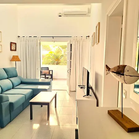 Al Lado De La Playa En Xoriguer-ciutadella Con Piscina